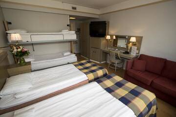 Фото номера Семейный номер Отель Hotel Adlon г. Мариехамн 6