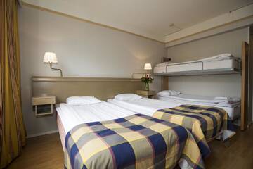 Фото номера Семейный номер Отель Hotel Adlon г. Мариехамн 7