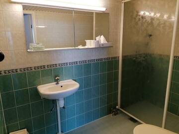 Фото номера Стандартный двухместный номер с 2 отдельными кроватями Отель Hotel Esplanad г. Мариехамн 13
